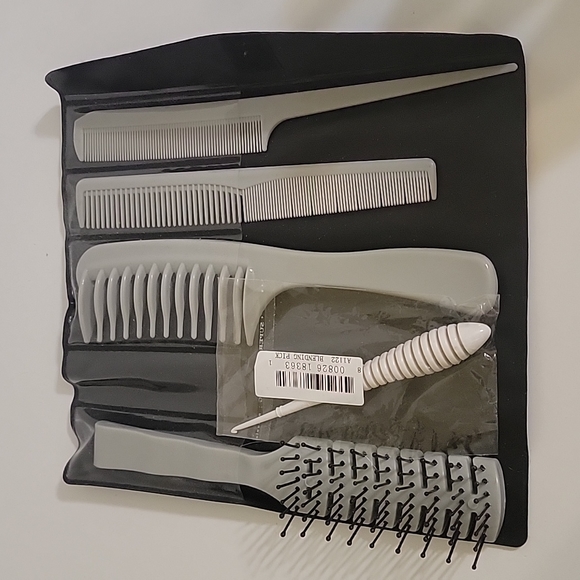 Lot of 2 NWT Paula Young S&P Gray Wigs with Accessories - Picture 9 of 9